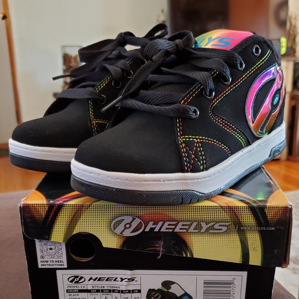 Heelys Propel 2.0, youth size 4 / women size 5